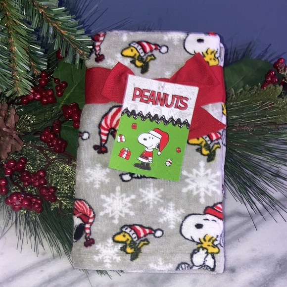 Snoopy peanuts Christmas kitchen towels - Picture 3 of 4